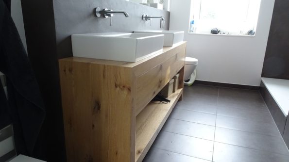 Unsere Tischler und Schreiner fertigen individuelle Badezimmermöbel